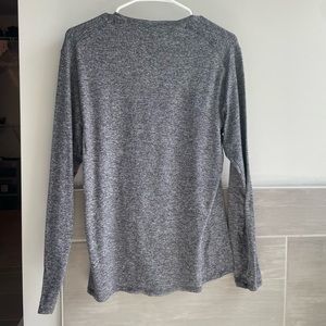 Lulu Lemon Men’s LS Shirt, Size Medium